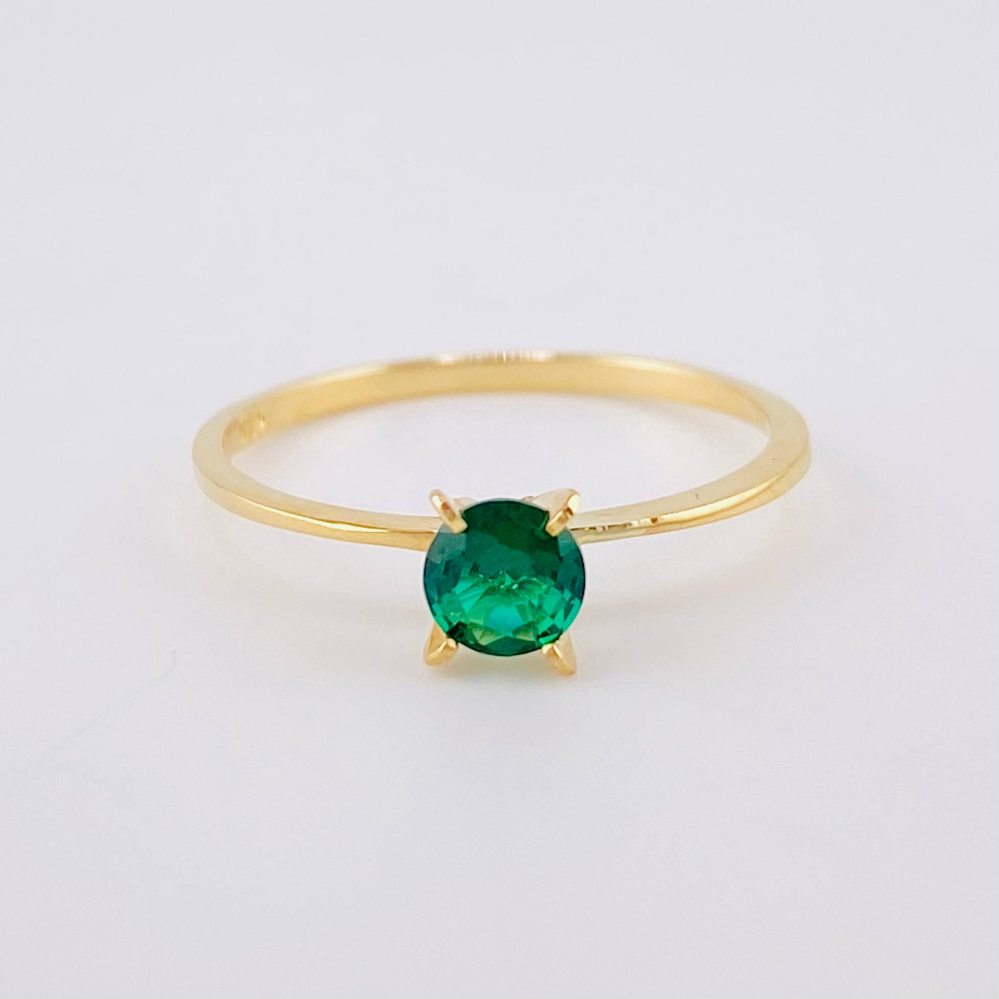 Anillo Solitario 1.1g / T7 Oro Amarillo 18K
