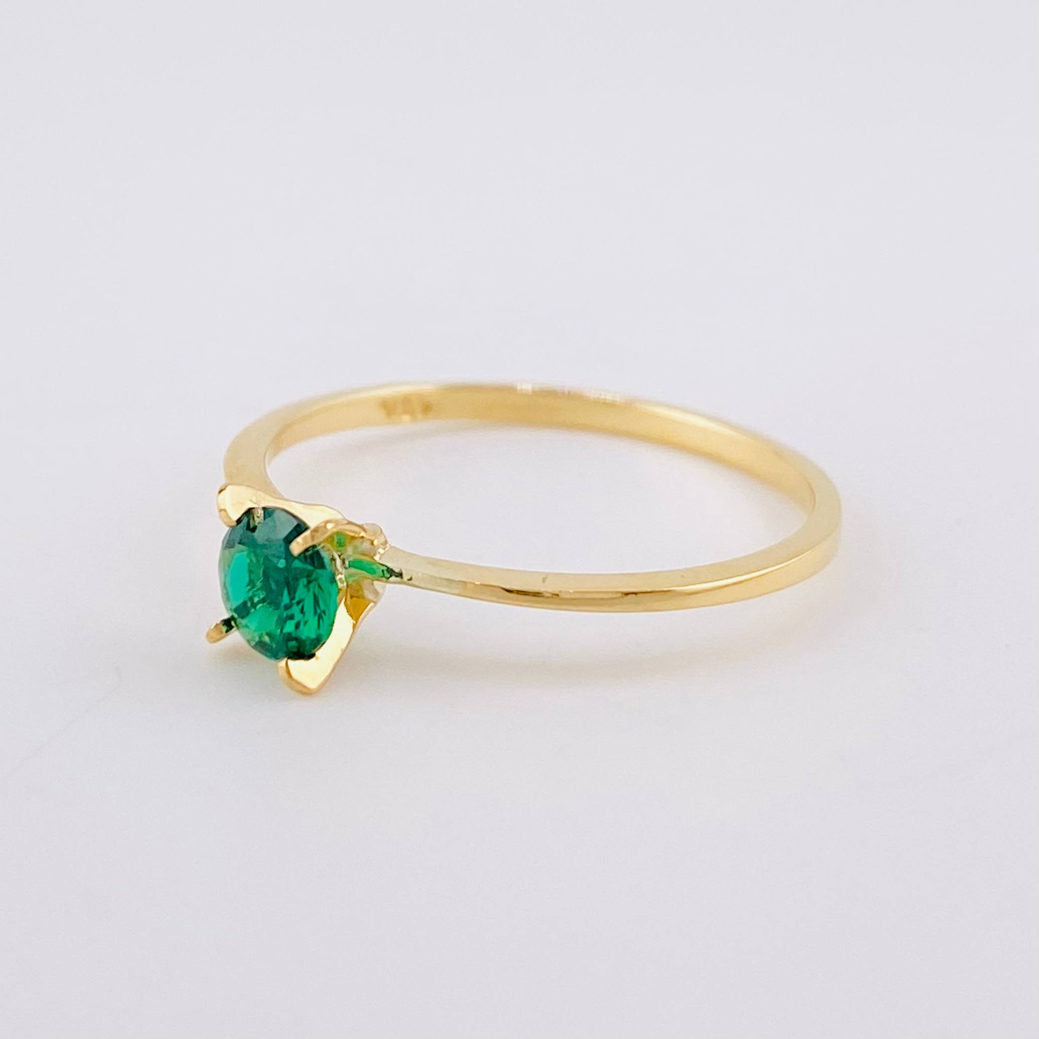 Anillo Solitario 1.25g / T8 1/2 Oro Amarillo 18K