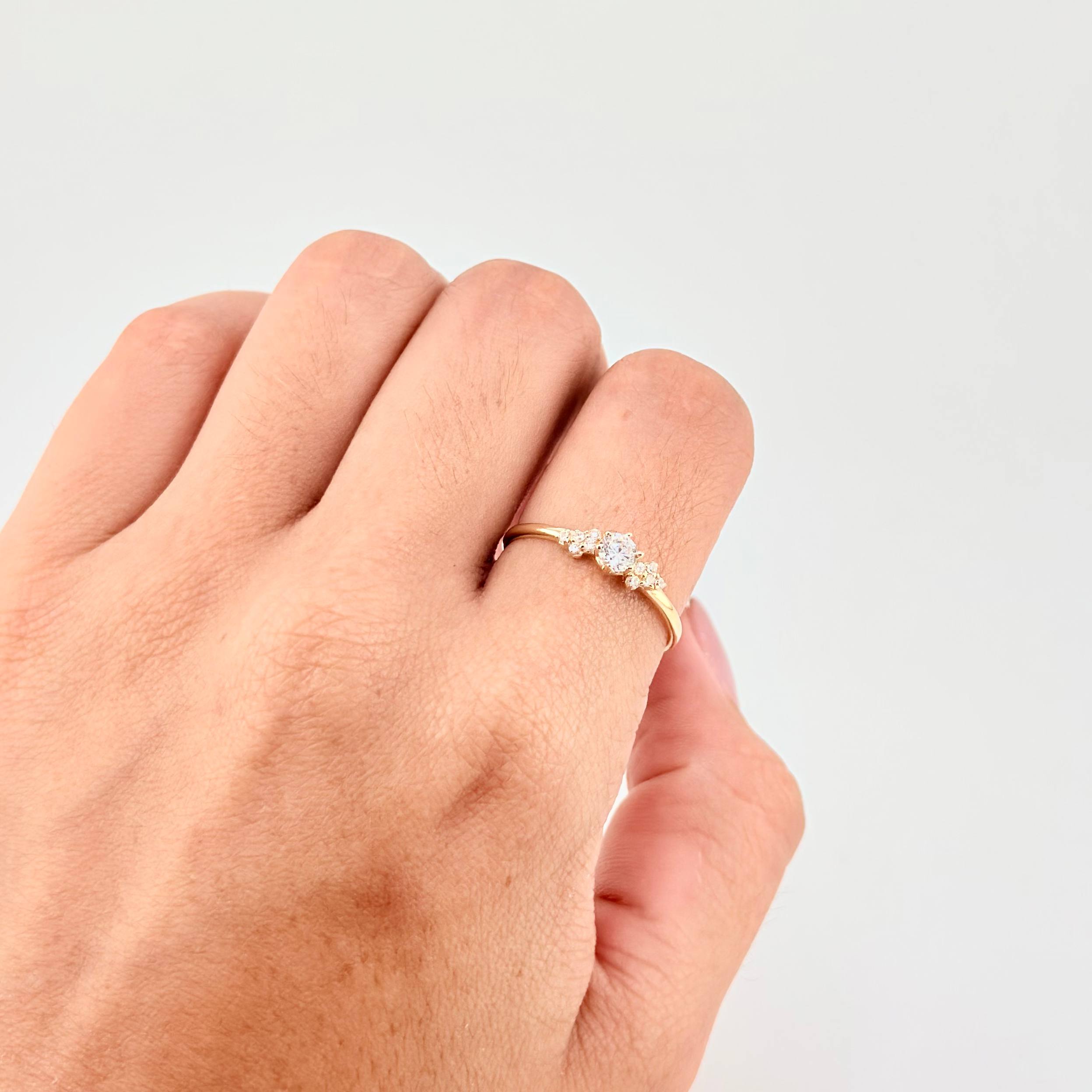Anillo Solitario Floreado 1.5g / T6 1/4 Oro Amarillo 18K