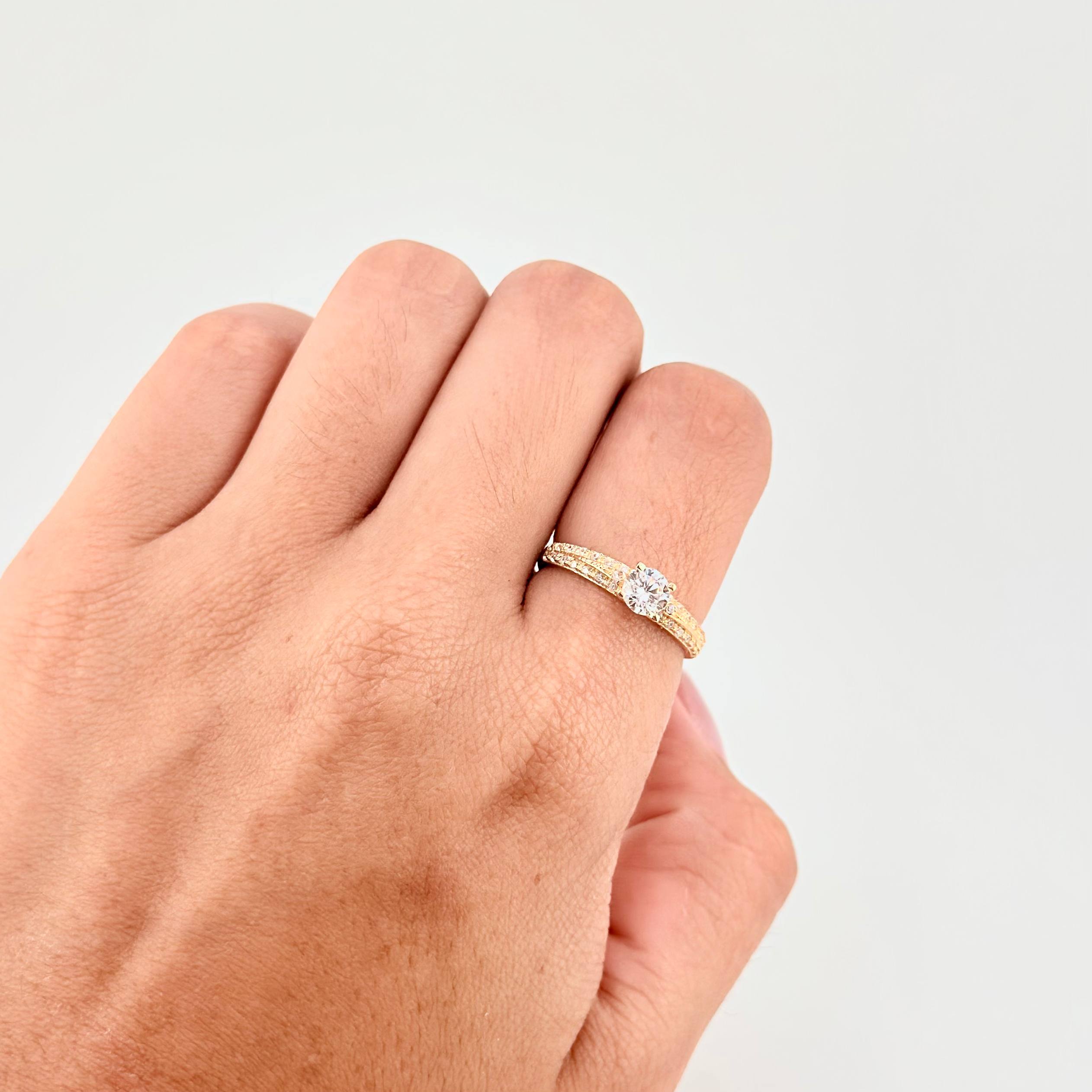 Anillo Solitario Doble Carril 2.6g / T8 1/4 Oro Amarillo 18K