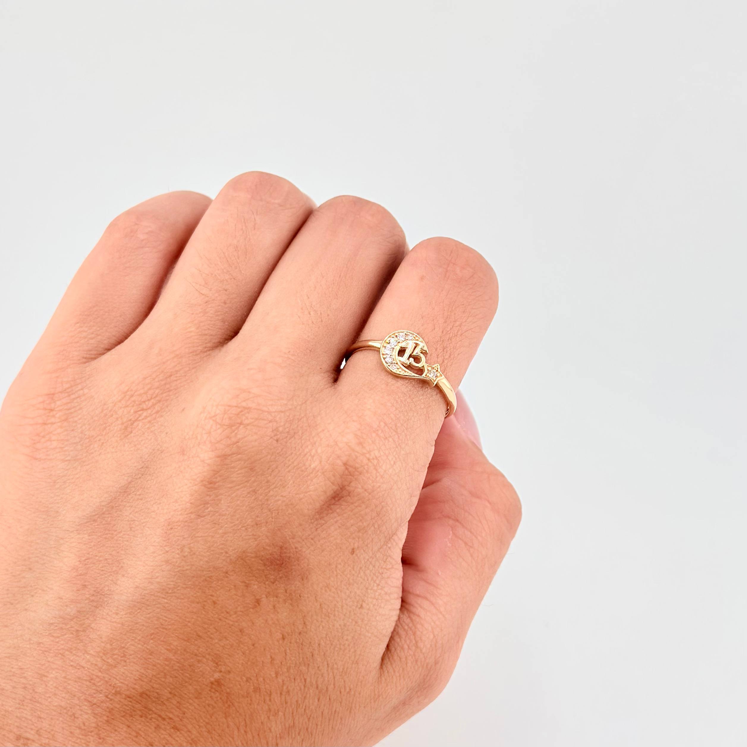 Anillo Estelar 15s 1.65g / T5 1/2 Oro Amarillo 18K