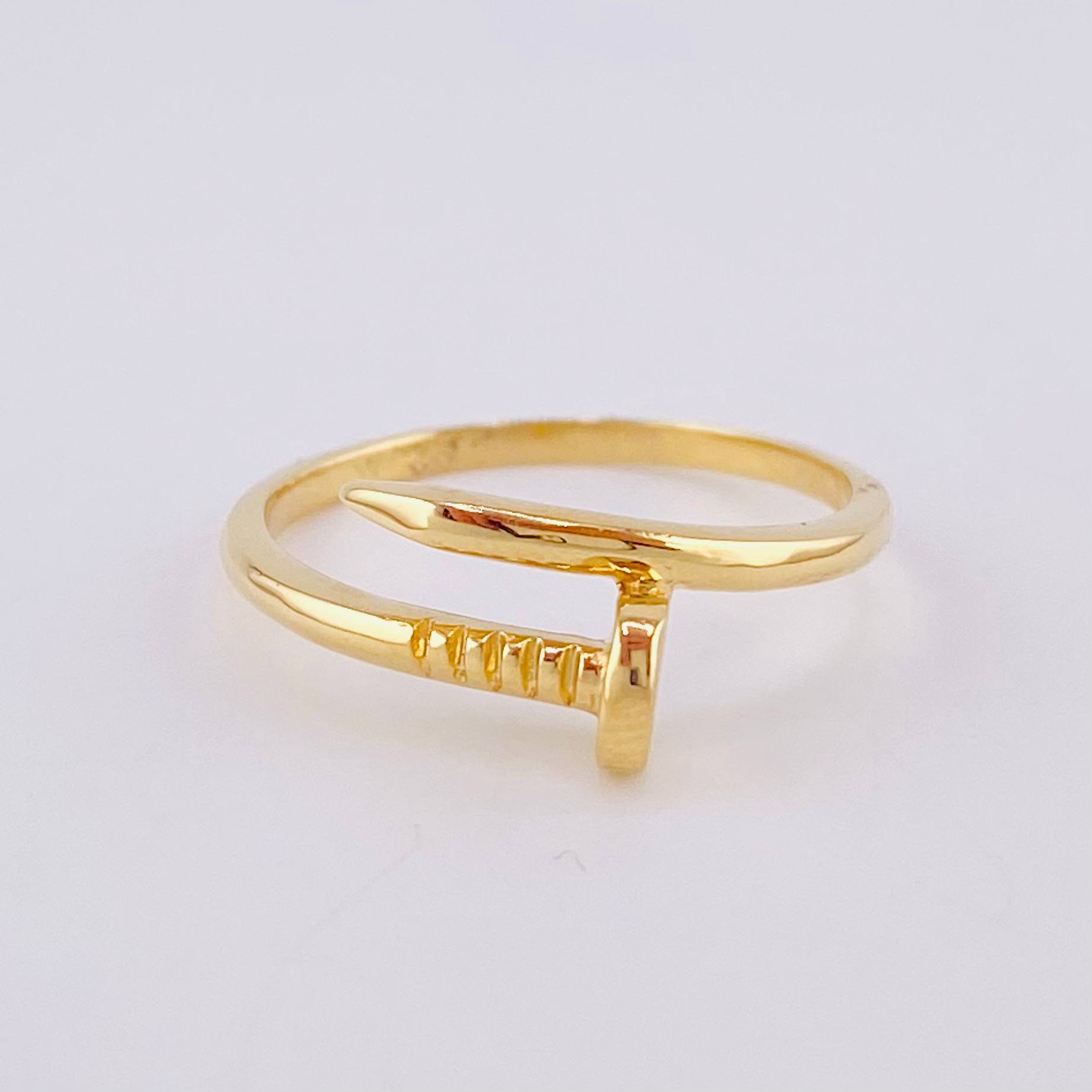 Anillo Clavo 2.7g / T8 1/2 Oro Amarillo 18K