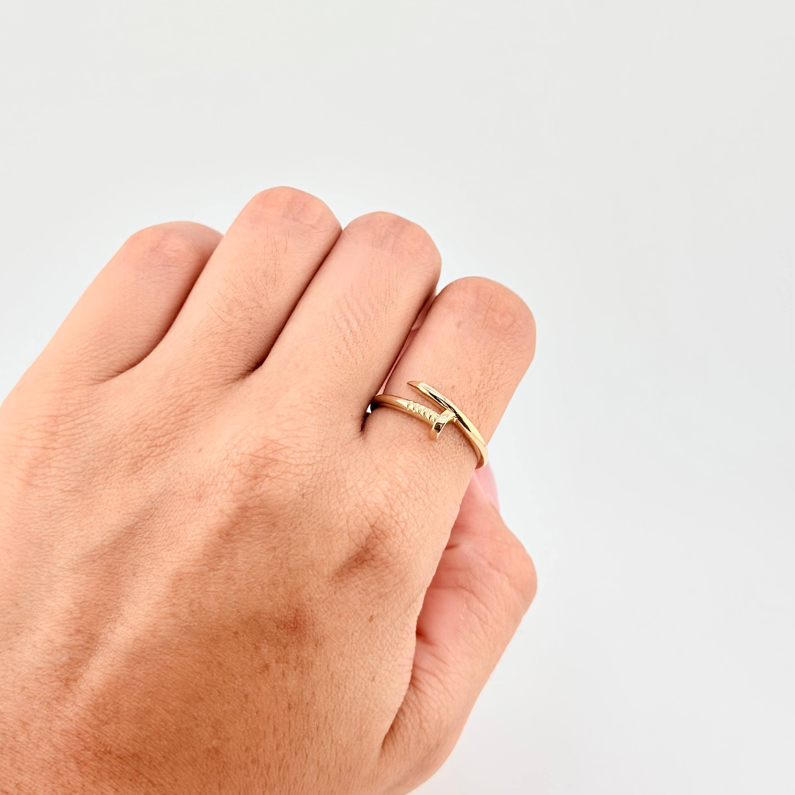 Anillo Clavo 2.7g / T8 1/2 Oro Amarillo 18K