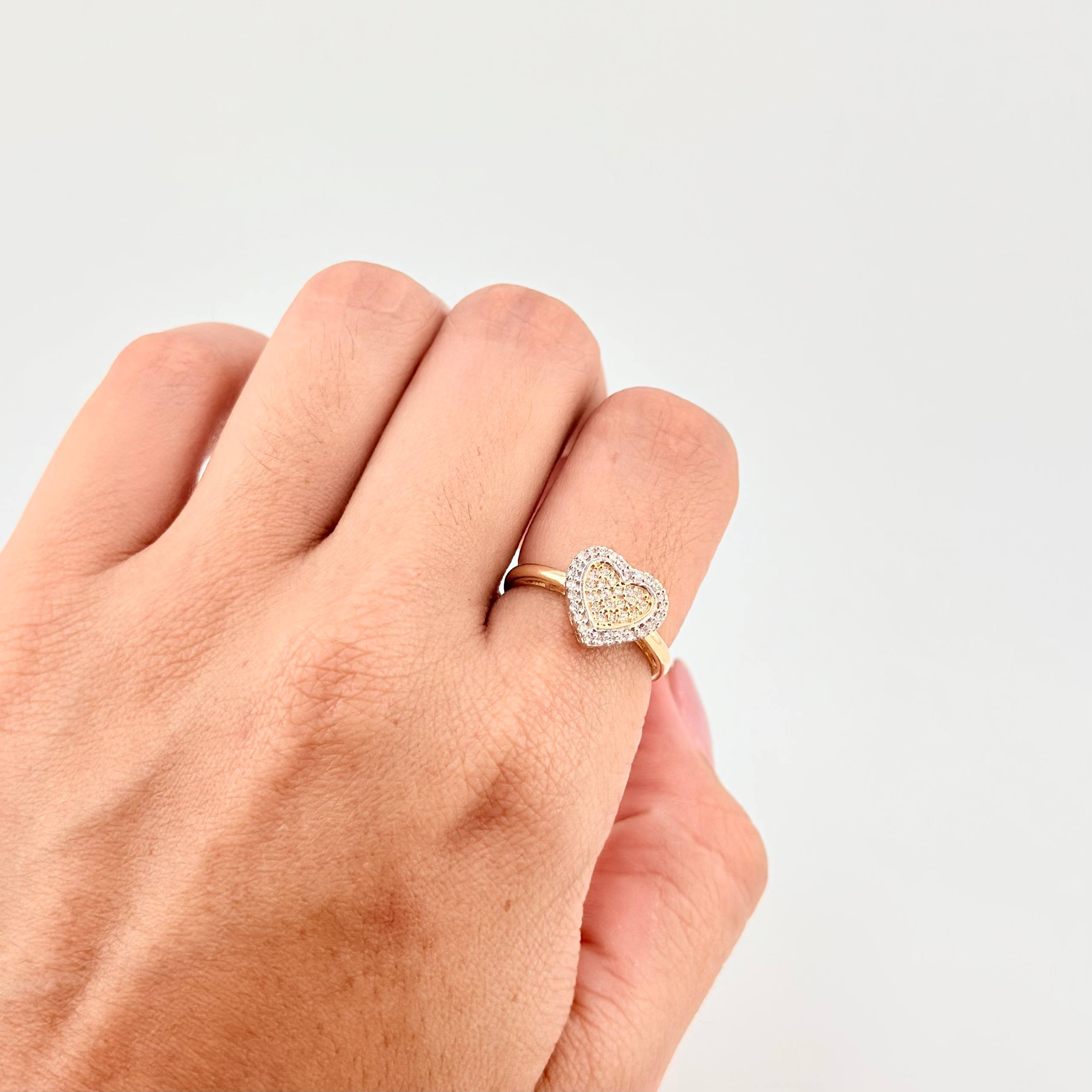 Anillo Corazón Sofisticado 2.65g / T7 1/4 Oro Amarillo 18K
