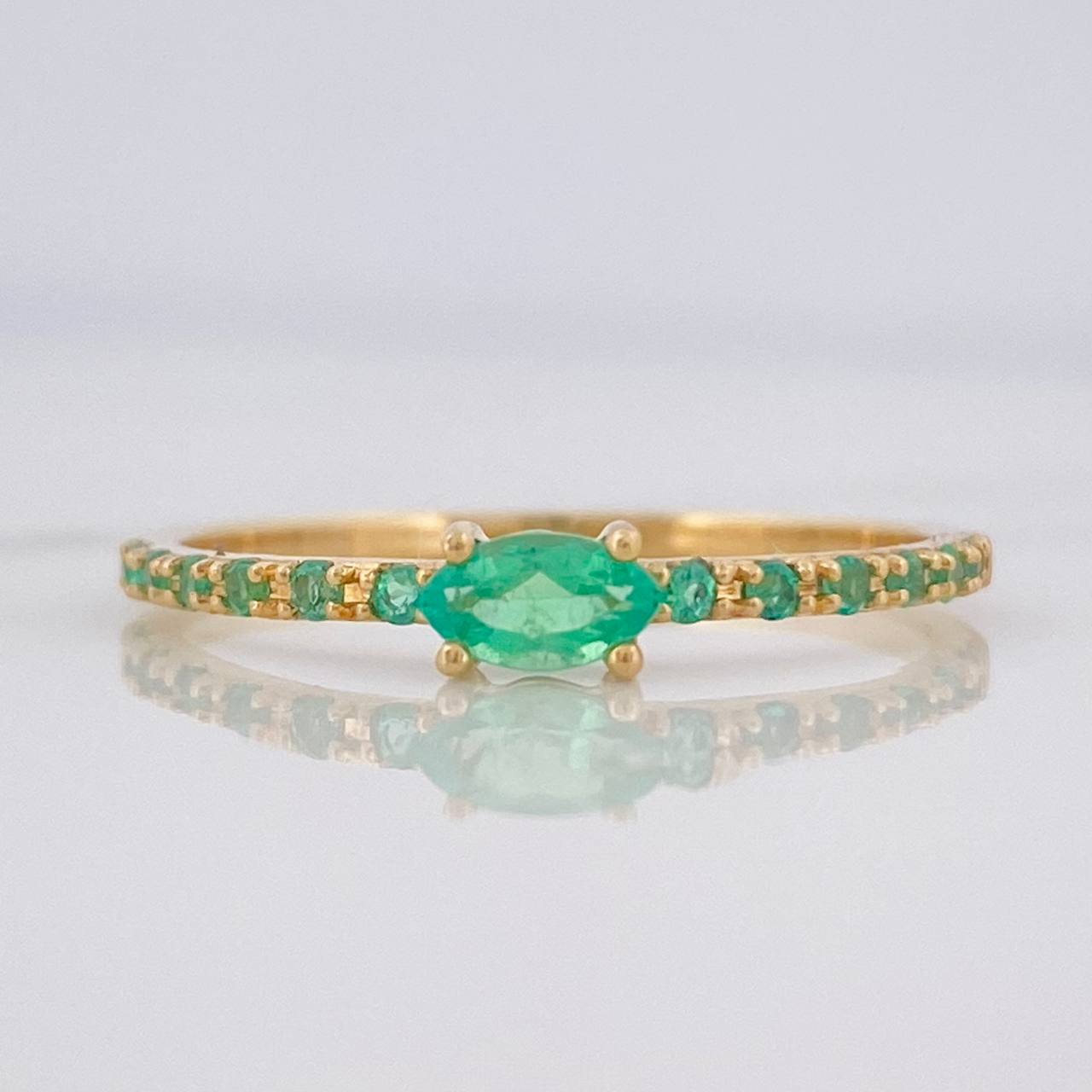 Anillo Churumbela Esmeraldas 29pts 1.4g / T7 Oro Amarillo 18K