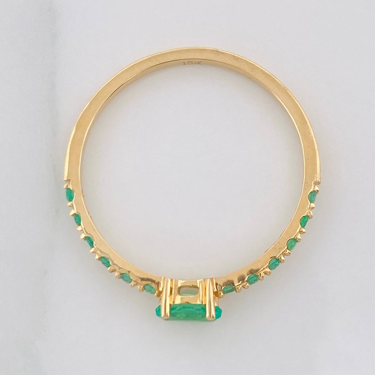 Anillo Churumbela Esmeraldas 29pts 1.4g / T7 Oro Amarillo 18K