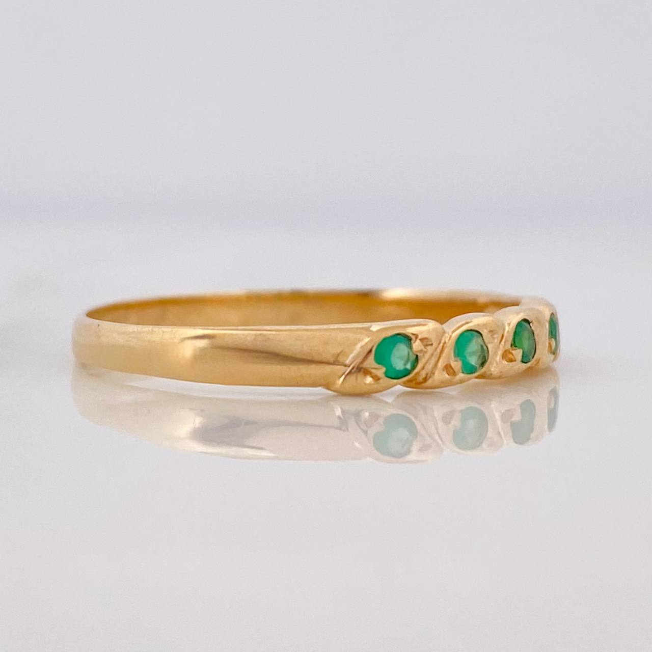 Anillo Churumbela Hoja Esmeraldas 30pts 1.65g / T9 Oro Amarillo 18K