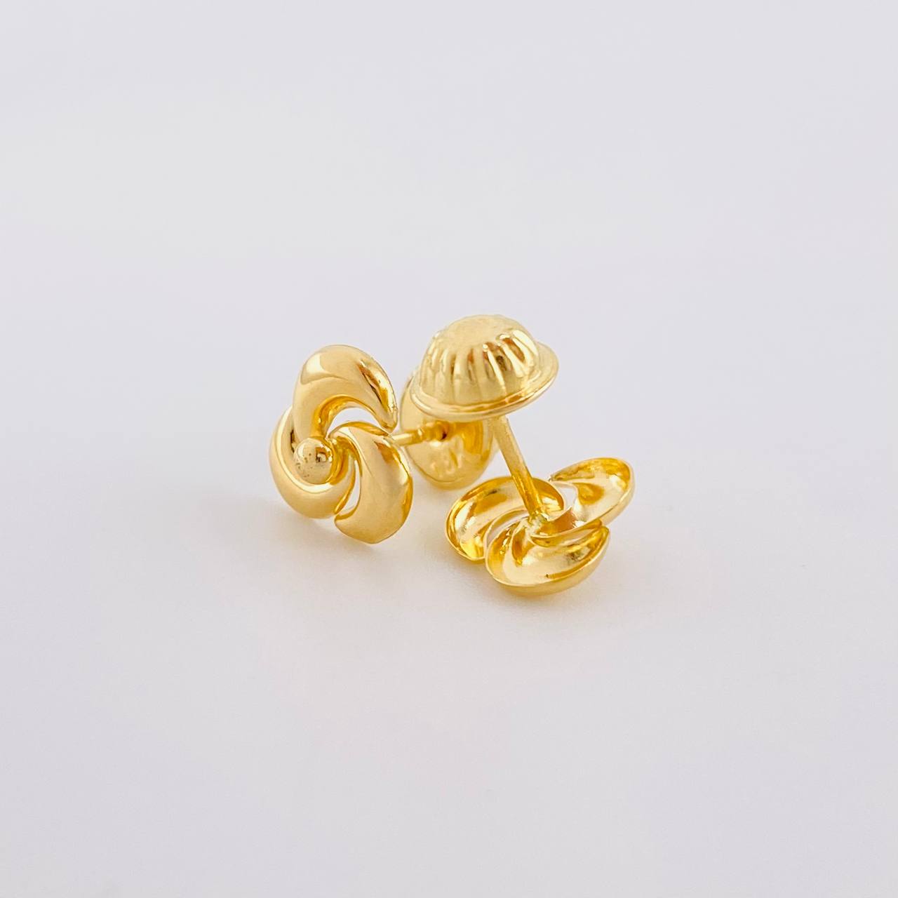 Topos Moly 0.65g / 7.7mm Oro Amarillo 18K