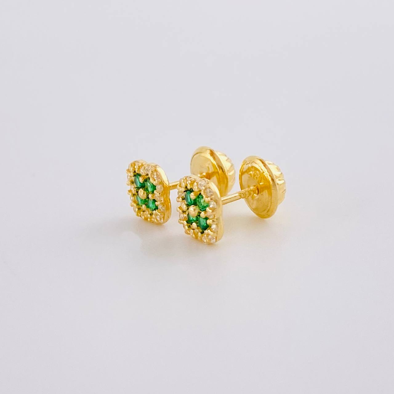 Topos Trebol Diamantado 0.9g / 5.7mm Oro Amarillo 18K