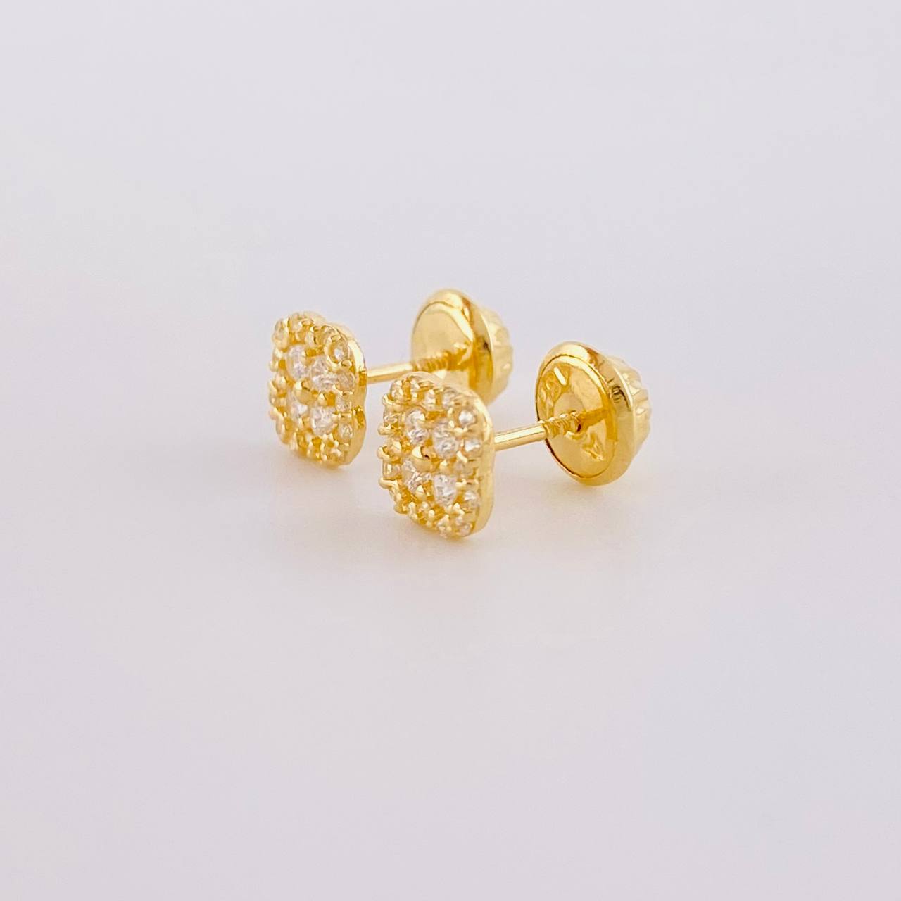 Topos Trebol Tupido 0.9g / 5.7mm Oro Amarillo 18K