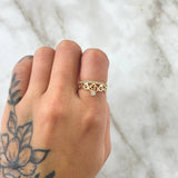 Anillo Corona Quinces  1.8gr / T5 1/2 / Circones Blancos Oro Amarillo 18K