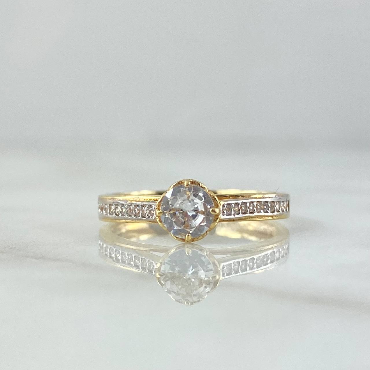 Anillo Solitario Puente 2.5gr / T 7 / Circones Blancos Oro Amarillo 18K