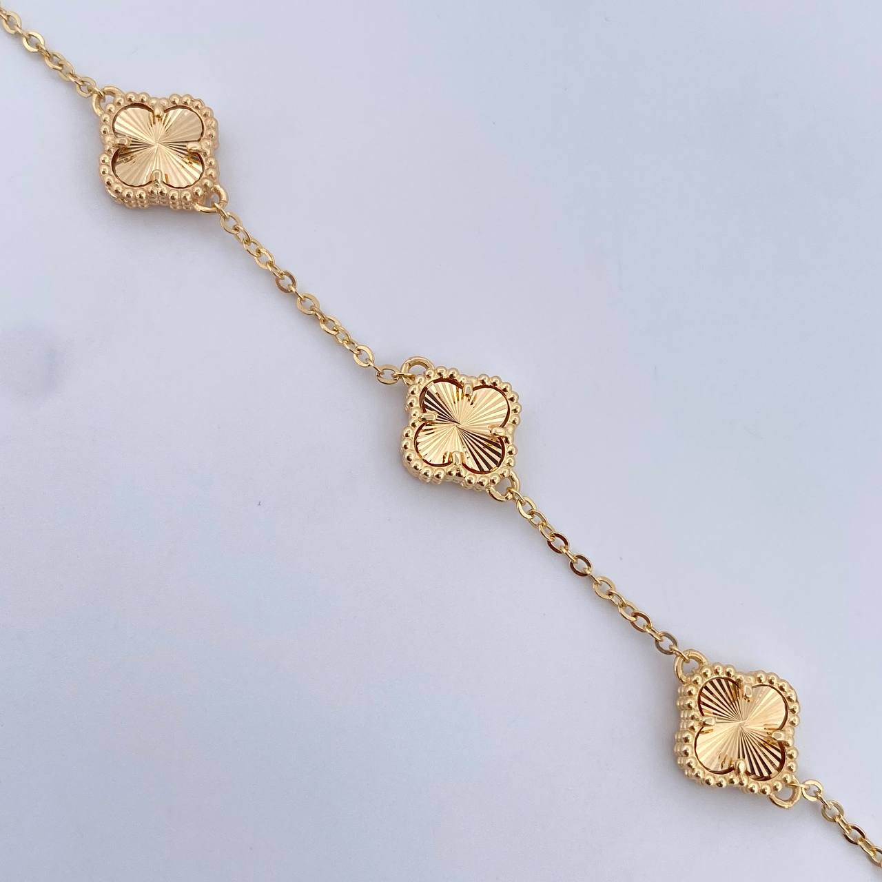 Pulso Trebol Aro Seguido 4.4gr / 18.1cm / 1.5mm Diamantado Oro Amarillo Nac.Esp. 18K &