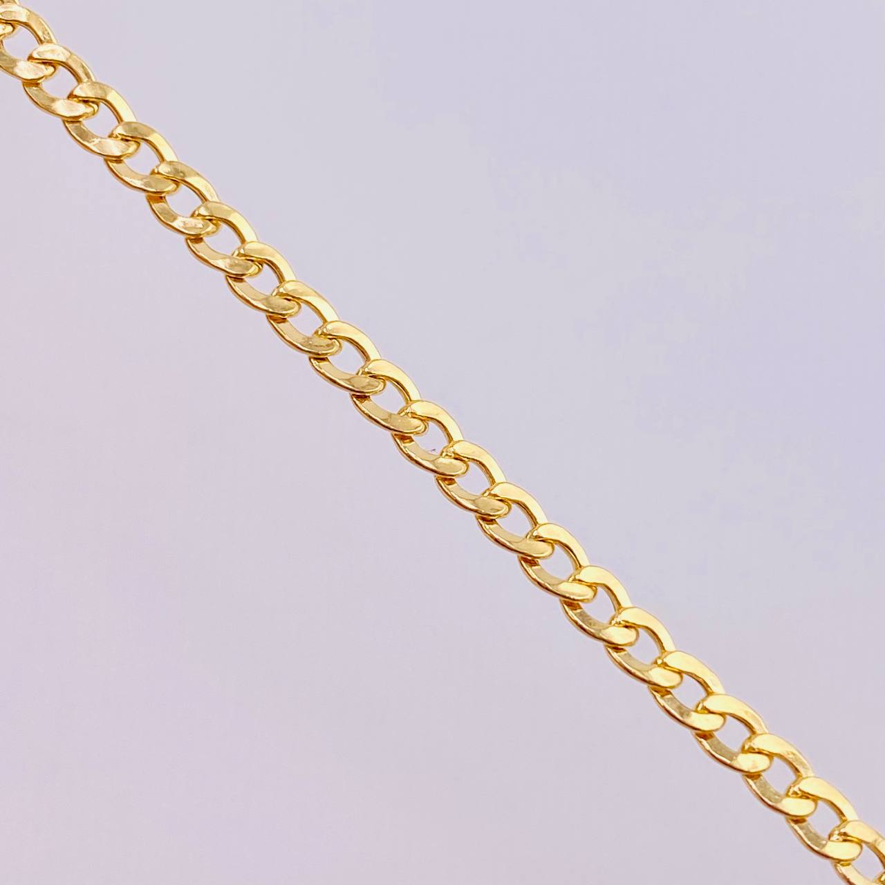 Pulso Cubano 1.55gr / 18.5cm / 2.4mm Oro Amarillo +1 18K *