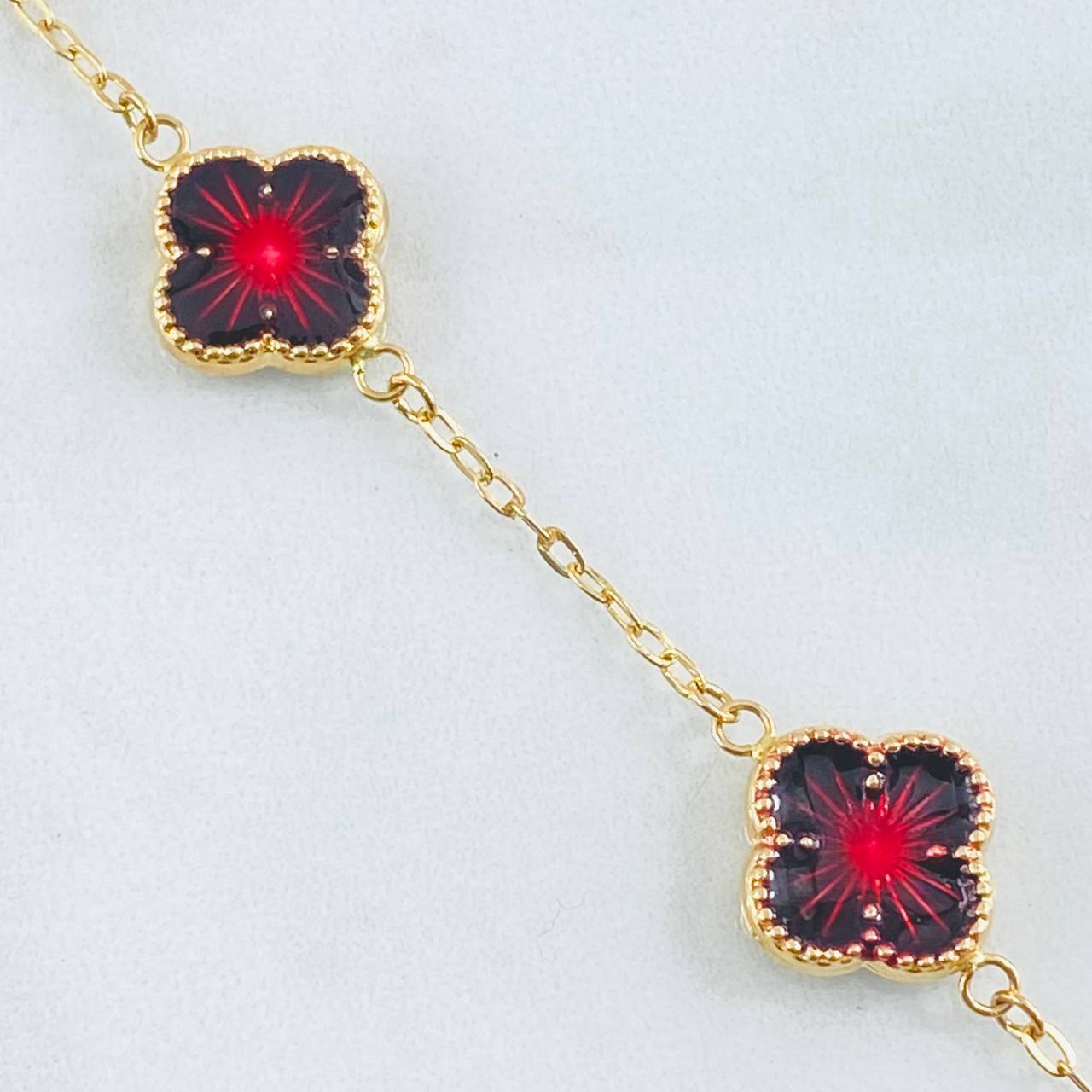 Pulso Trebol Rojo 4.8gr / 18.5cm-19.5cm / 11mm Oro Amarillo 18K ©