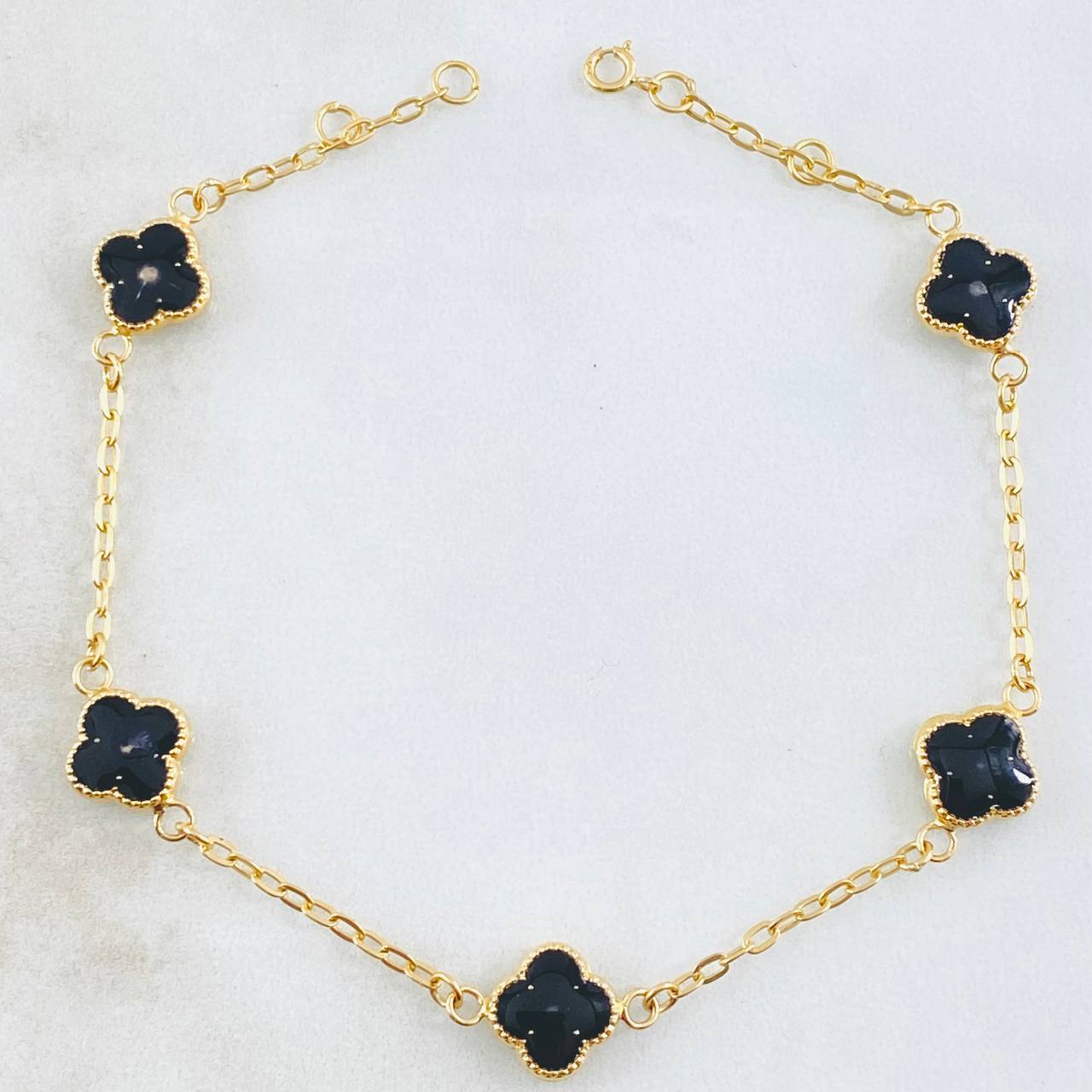 Pulso Trebol Negro 3.6gr / 20.5cm-21.5cm / 8mm Oro Amarillo 18K ©