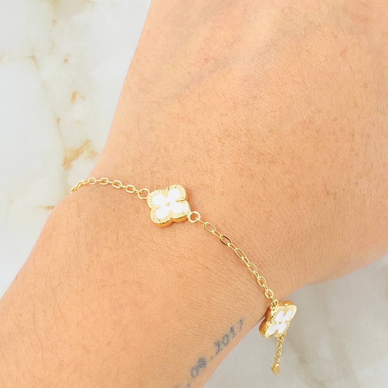 Pulso Trebol Blanco 3gr / 19.5cm / 9mm Oro Amarillo 18K *