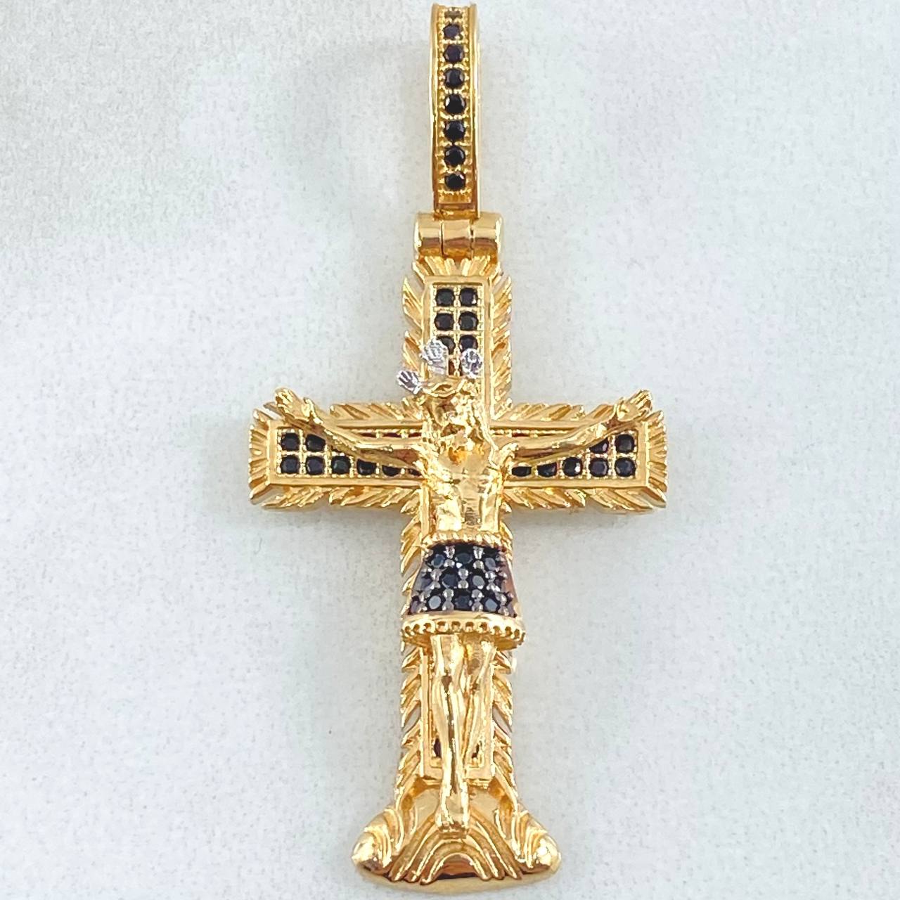 Dije Cruz Señor de Los Milagros 5.6gr / 4.4cm / Oro 18K