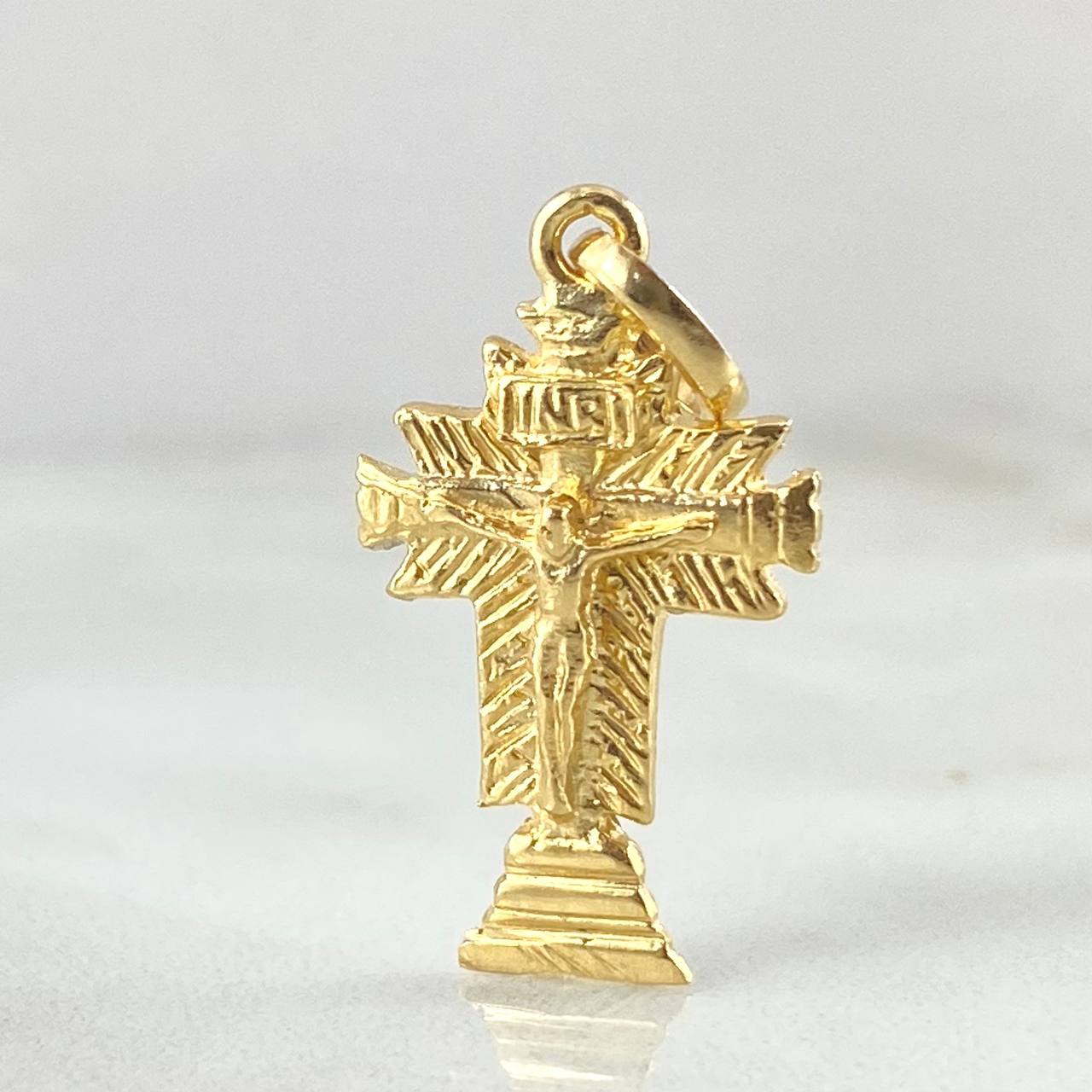 Dije Cruz Señor de Los Milagros 2.25gr / 2.7cm / Oro 18K
