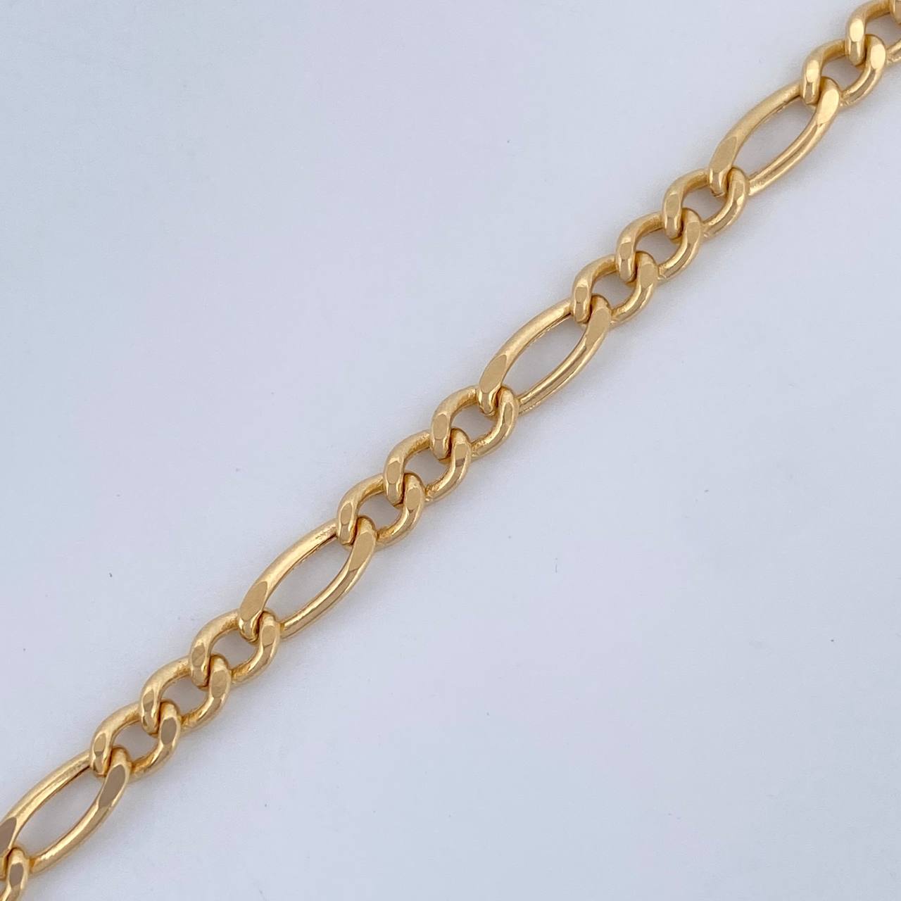 Pulso Figaro 2.4gr / 19cm / +1 Oro 18K &