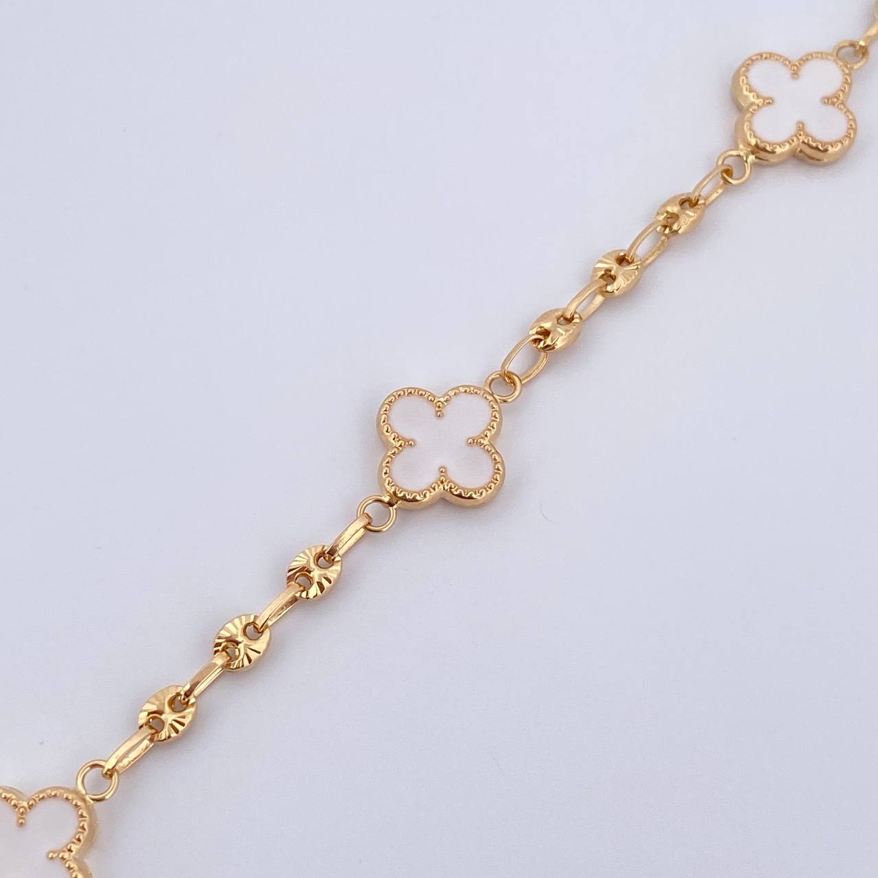 Pulso GC Trebol 3.95gr / 18cm / 3.2mm Diamantado Electroestatico Blanco Oro Amarillo 18K &