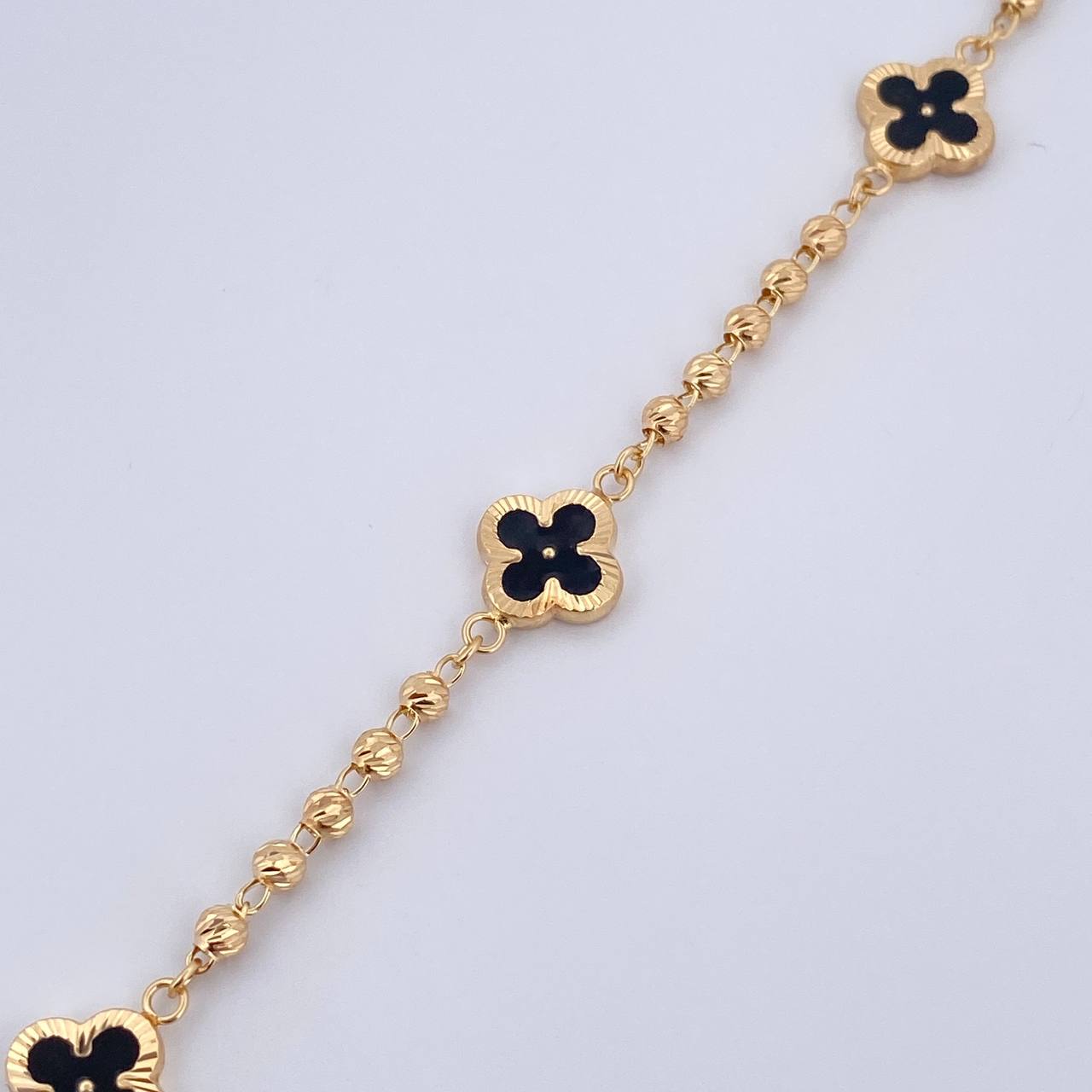 Pulso Trebol Militar 4.6gr / 18.7cm / 3mm Bolas Diamantadas Electroestatico Negro Oro Amarillo 18K &