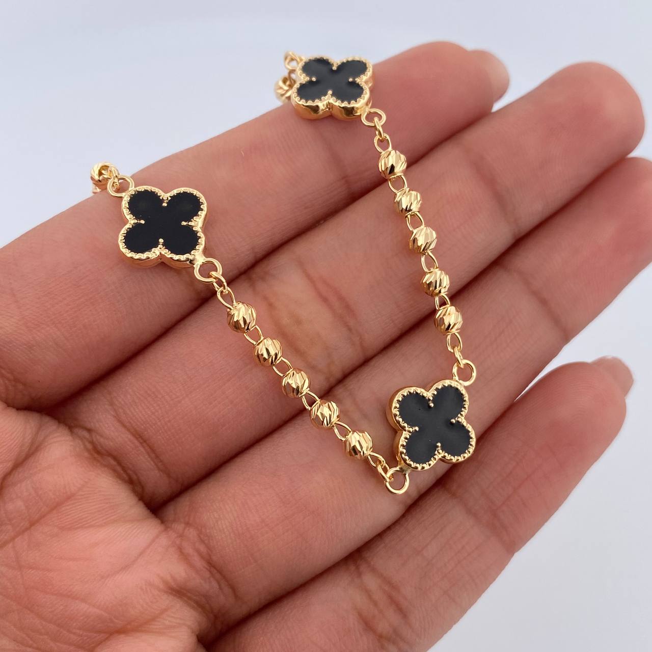 Pulso Trebol Militar 4.25gr / 18.7cm / 3mm Bolas Diamantadas Electroestatico Negro Oro Amarillo 18K &