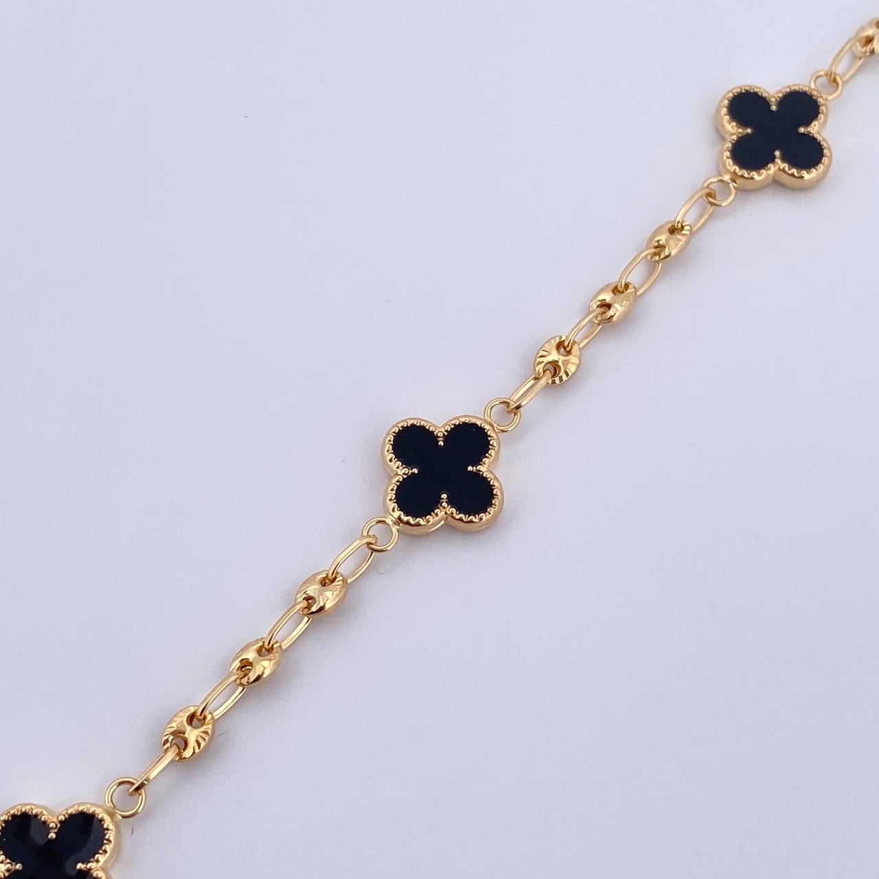 Pulso GC Trebol 4.15gr / 18.2cm / 2.9mm Diamantado Electroestatico Negro Oro Amarillo 18K &