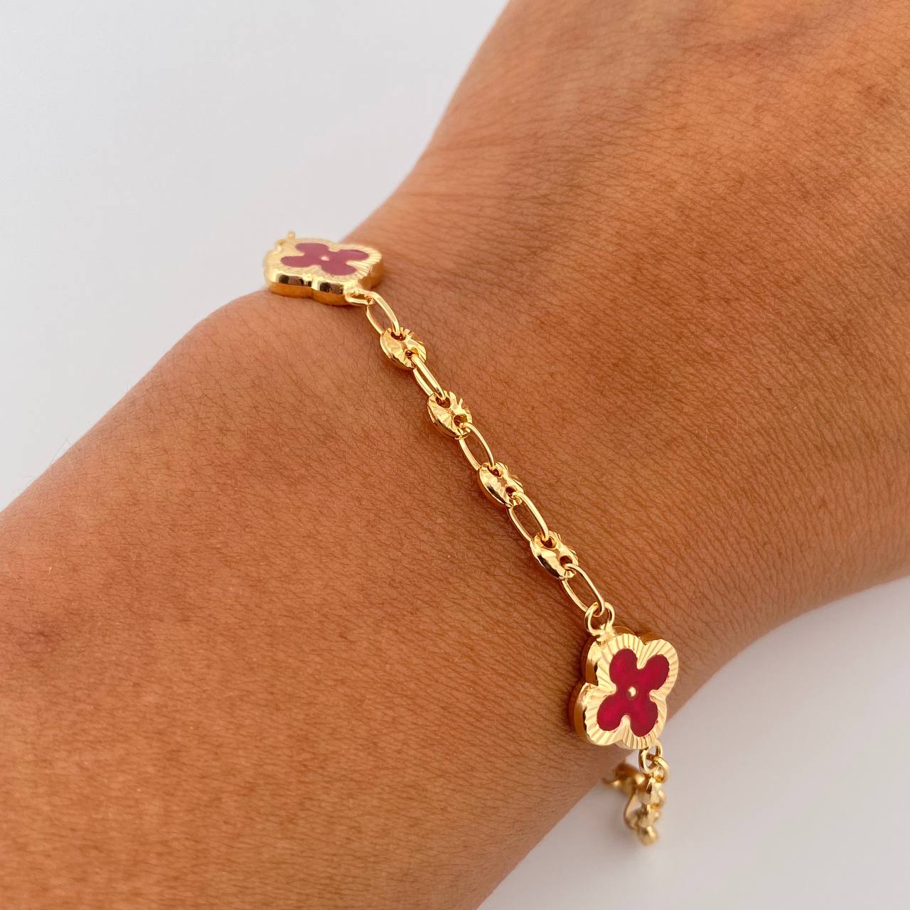 Pulso GC Trebol 4.55gr / 19cm / 3.1mm Diamantado Electroestatico Rojo Oro Amarillo 18K &