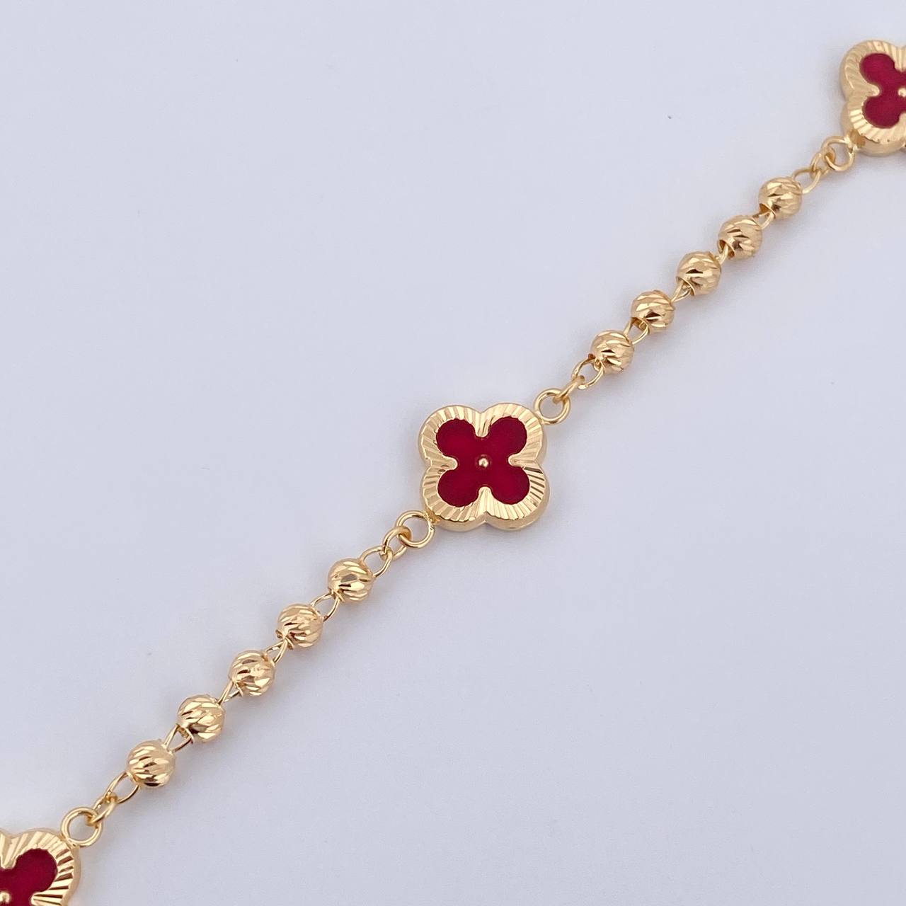 Pulso Trebol Militar 4.85gr / 18.7cm / 3mm Bolas Diamantadas Electroestatico Rojo Oro Amarillo 18K &