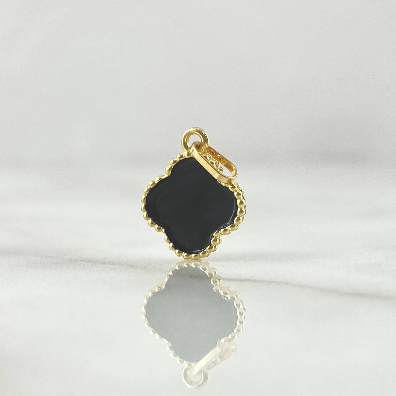 Dije Trebol VCyA 0.65gr / 2cm / Recina Negra Oro Amarillo 18K *