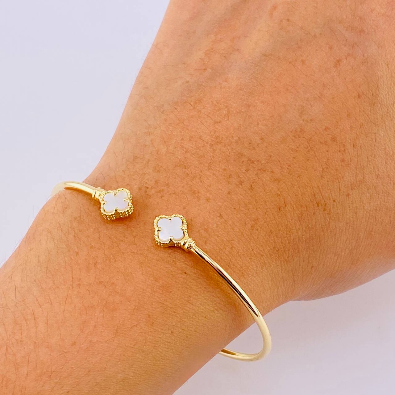 Pulso Aro Trebol Nacar Blanco 3.5 g / 17.2 cm / 3.7 mm Oro Amarillo 18K