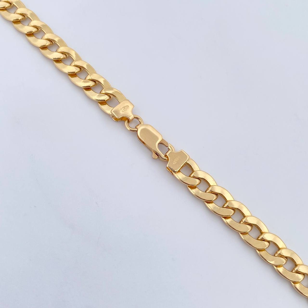 Cadena Cubana 28gr / 69.2cm / 6.4mm Oro Amarillo +0 18K &