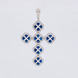 Dije Cruz Flor  Diamantes 1qts Zafiros 2.2qts 8.9g / 5.6cm Oro Blanco 18K