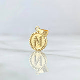 Dije Letra N Mate 0.6gr / 1.5cm / Circulo Cargador Bordeado Oro Amarillo 18K ©