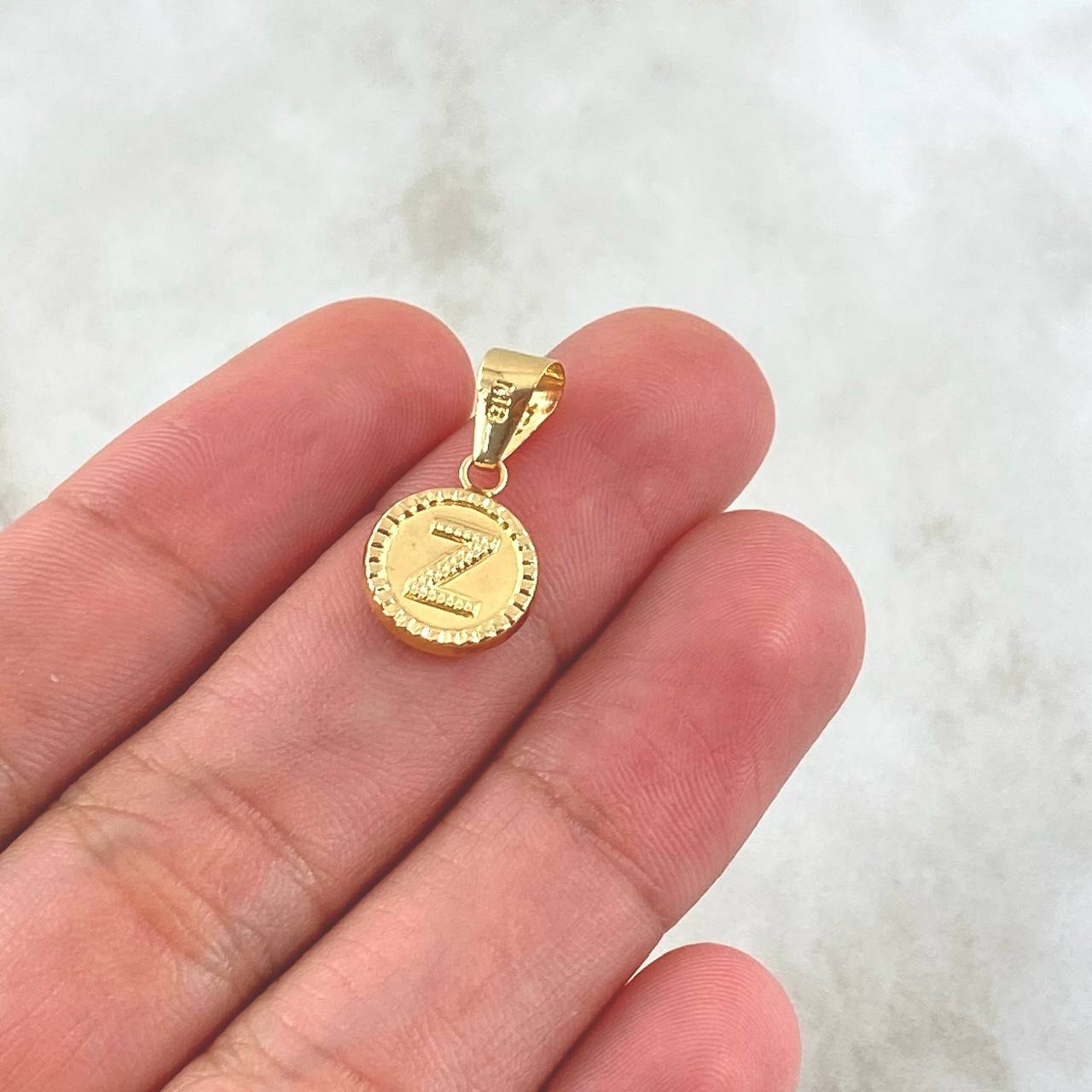 Dije Letra Z 0.6gr / 2cm / Circulo Bordeado Oro Amarillo 18K