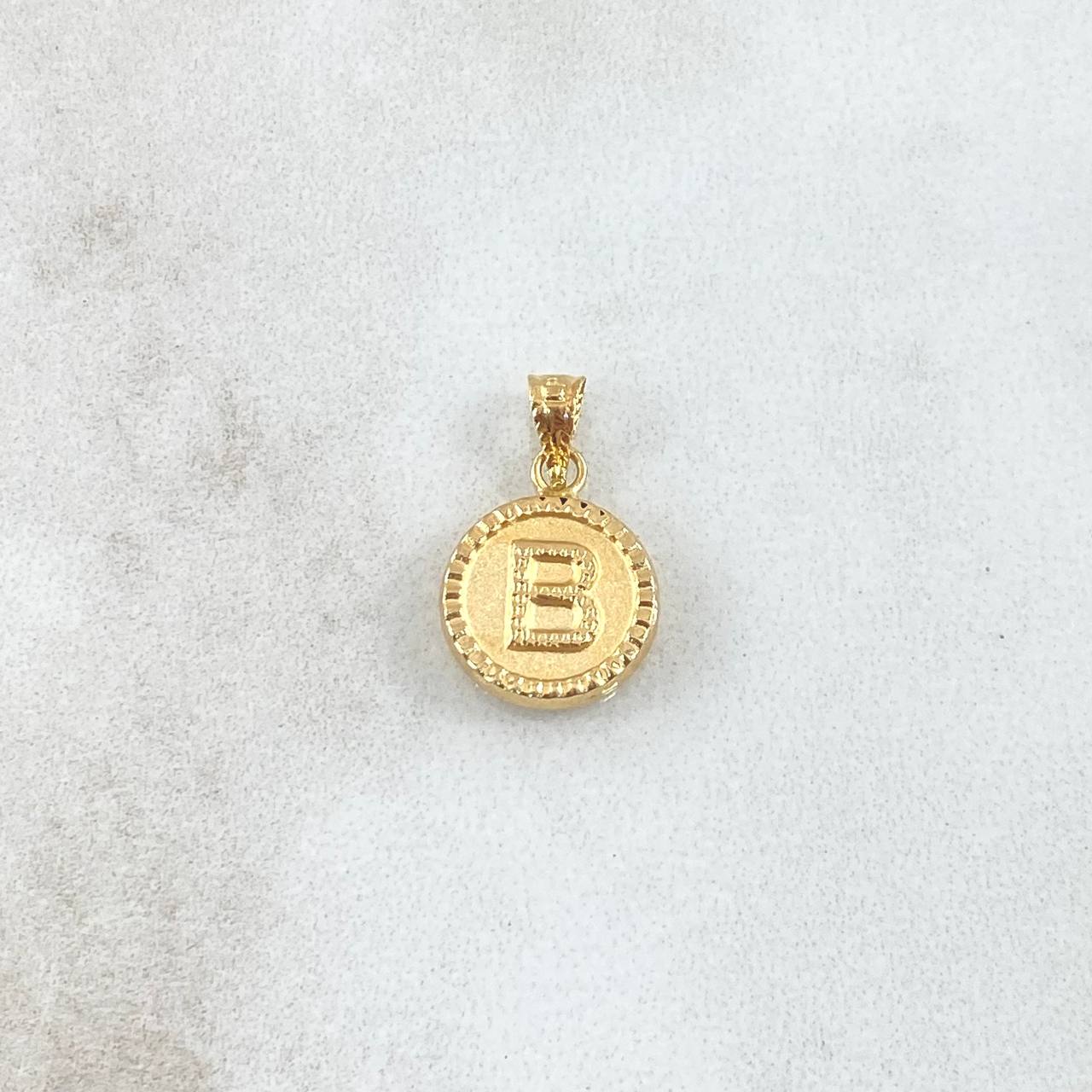 Dije Letra B Mate 0.65gr / 1.5cm / Circulo Cargador Bordeado Oro Amarillo 18K