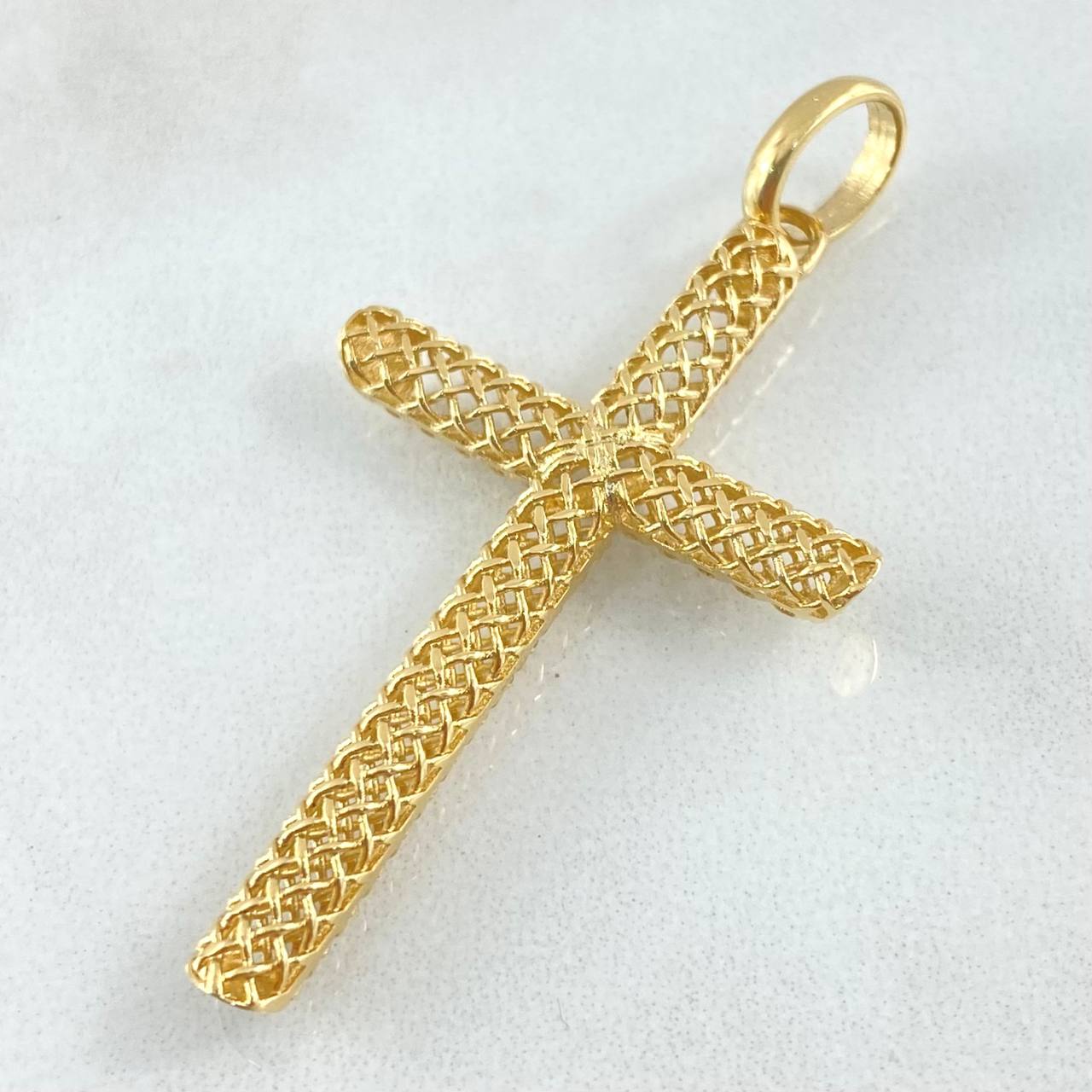 Dije Cruz Malla 3.55gr / 5cm / Oro 18K