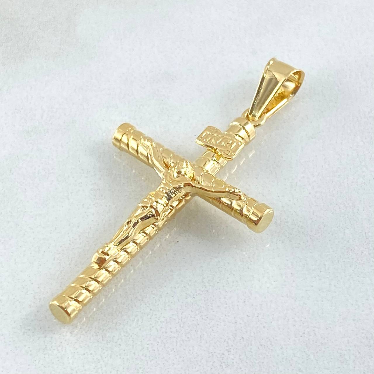 Dije Cruz Cristo 1.75gr / 4.4cm / Oro 18K
