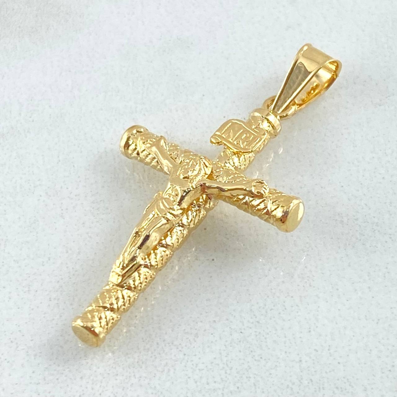 Dije Cruz Cristo 1.3gr / 3.5cm / Oro 18K