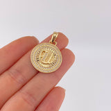 Dije Medalla Letra U 4.7 g / 3 cm Oro Amarillo 18K