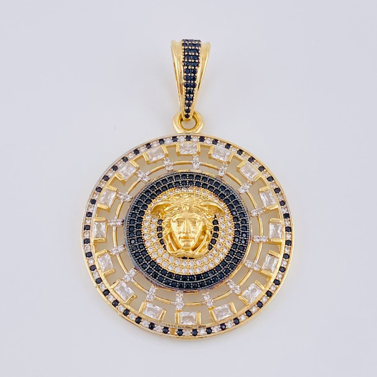 Dije Medalla Medusa 14.1 g / 5.5 cm Oro Amarillo 18K