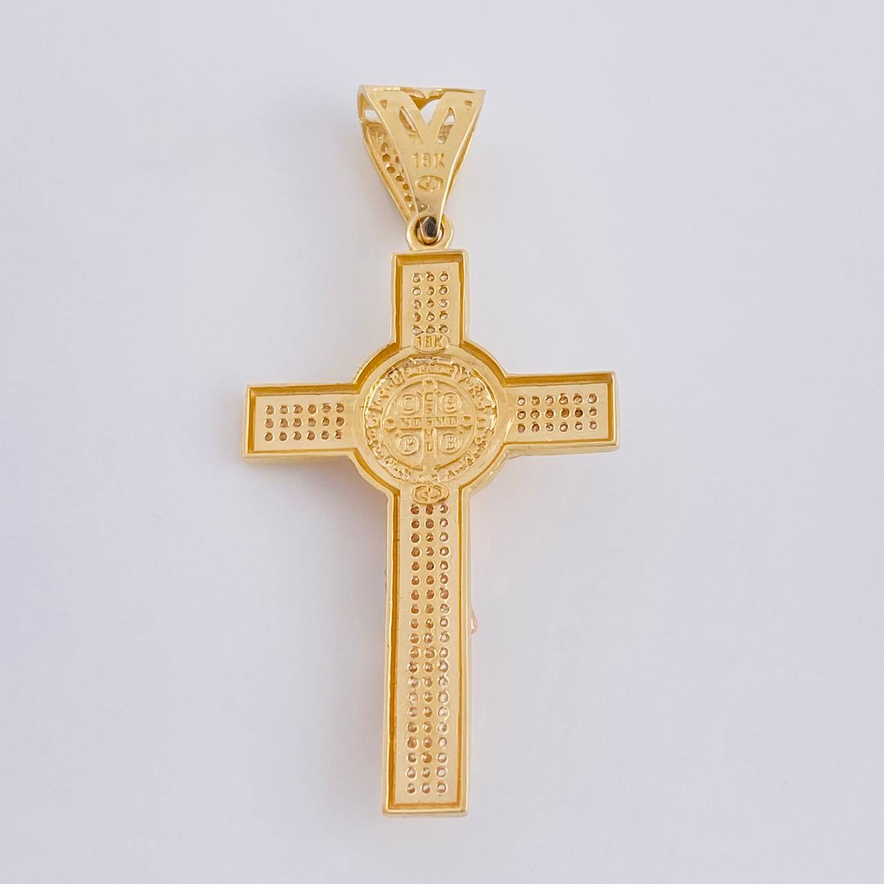 Dije Cristo San Benito 12.15 g / 6.5 cm Tres Oros 18K