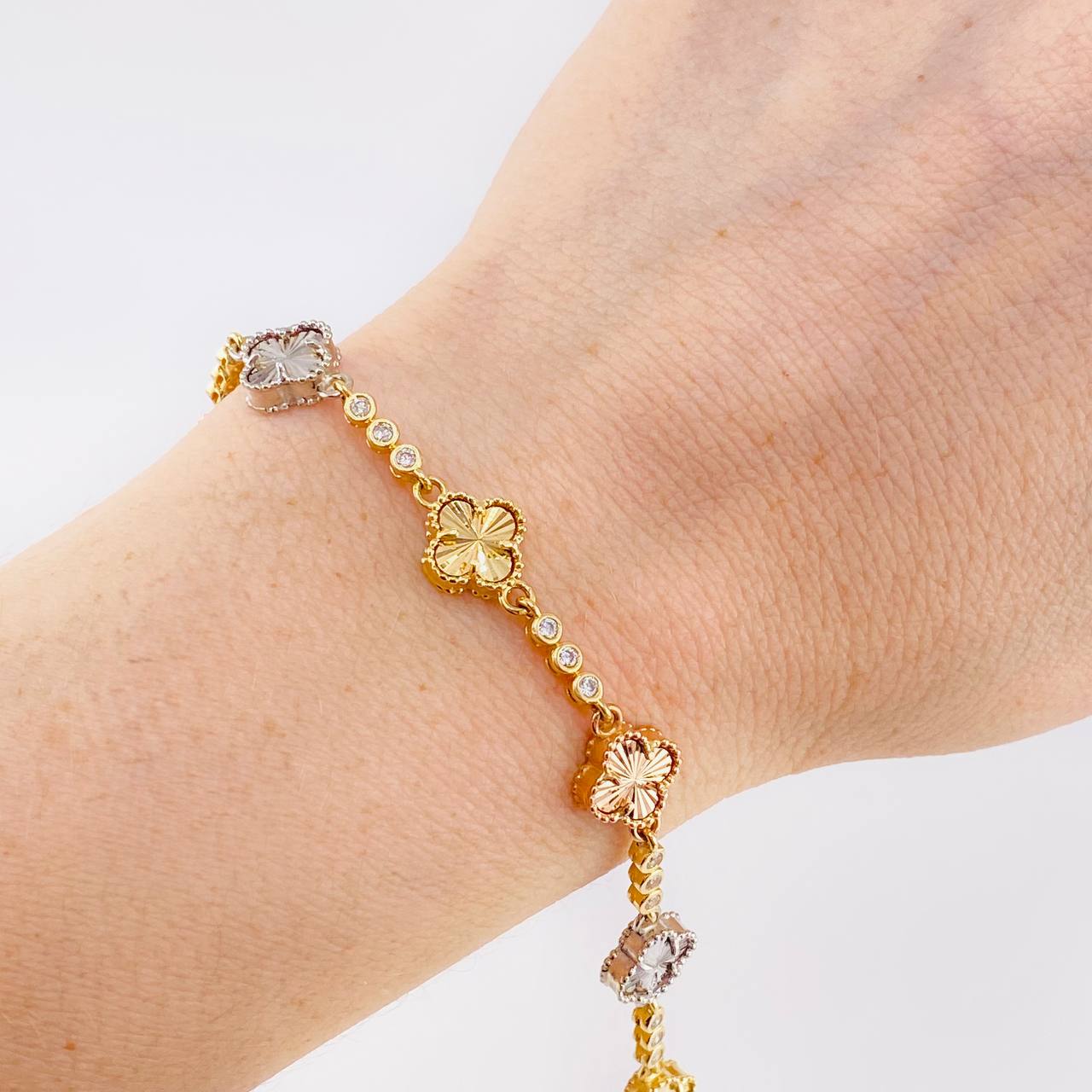 Pulso Burbujas De Trebol Diamantado 10.95 g / 20 cm / 9.1 mm Tres Oros 18K