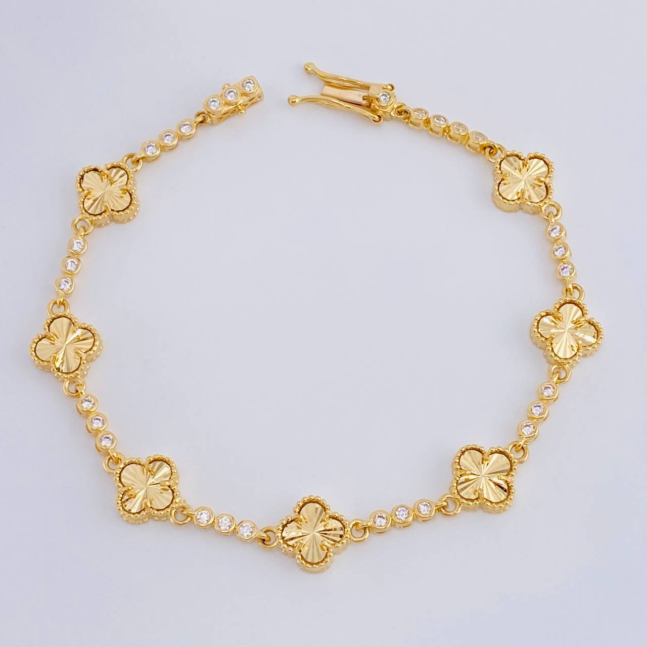 Pulso Burbujas De Trebol Diamantado 10.9 g / 19.5 cm / 9.1 mm Oro Amarillo 18K