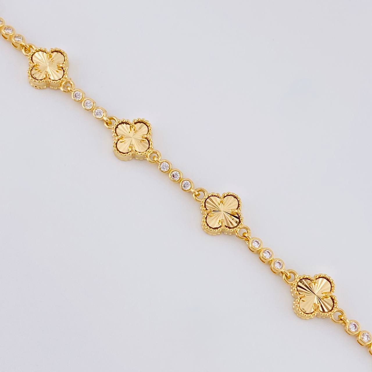 Pulso Burbujas De Trebol Diamantado 10.9 g / 19.5 cm / 9.1 mm Oro Amarillo 18K