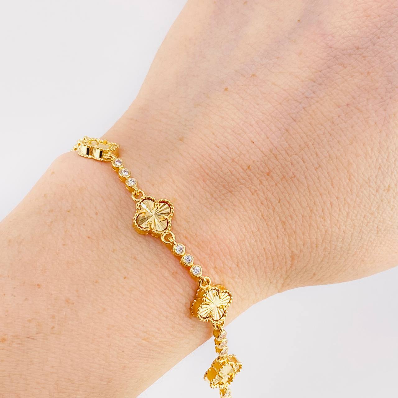 Pulso Burbujas De Trebol Diamantado 10.9 g / 19.5 cm / 9.1 mm Oro Amarillo 18K