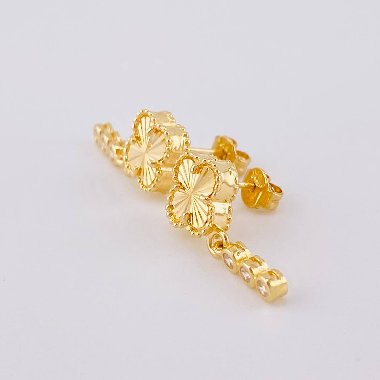 Topos Trebol Diamantado Colgantes 2.9 g / 20 mm Oro Amarillo 18K