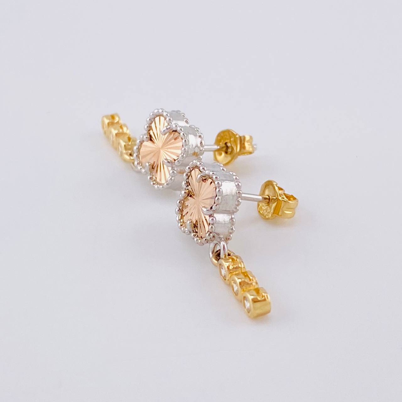 Topos Trebol Diamantado Colgantes 2.9 g / 20 mm Tres Oros 18K