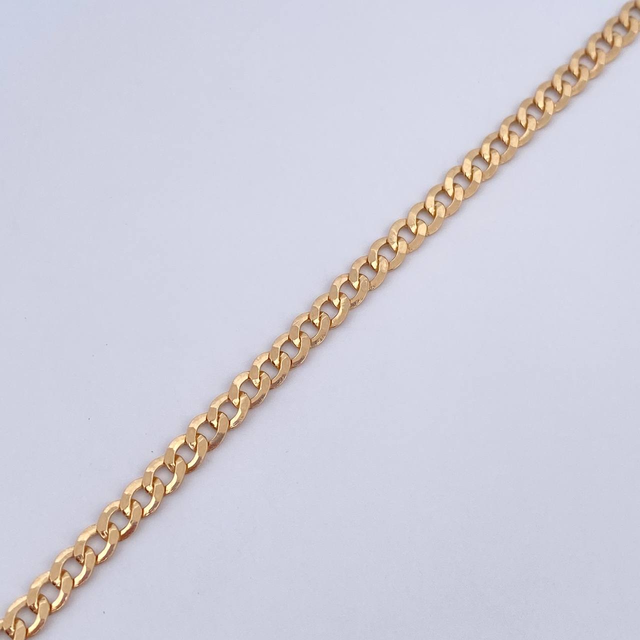 Pulso Cubano 2.4gr / 19.1cm / 3.1mm Oro Amarillo +1 18K &